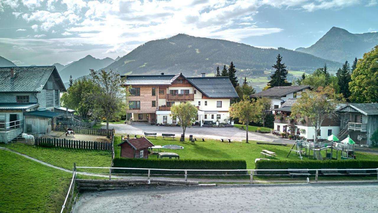 Pension Vorberghof- Bauernhofurlaub Ramsau am Dachstein Bagian luar foto