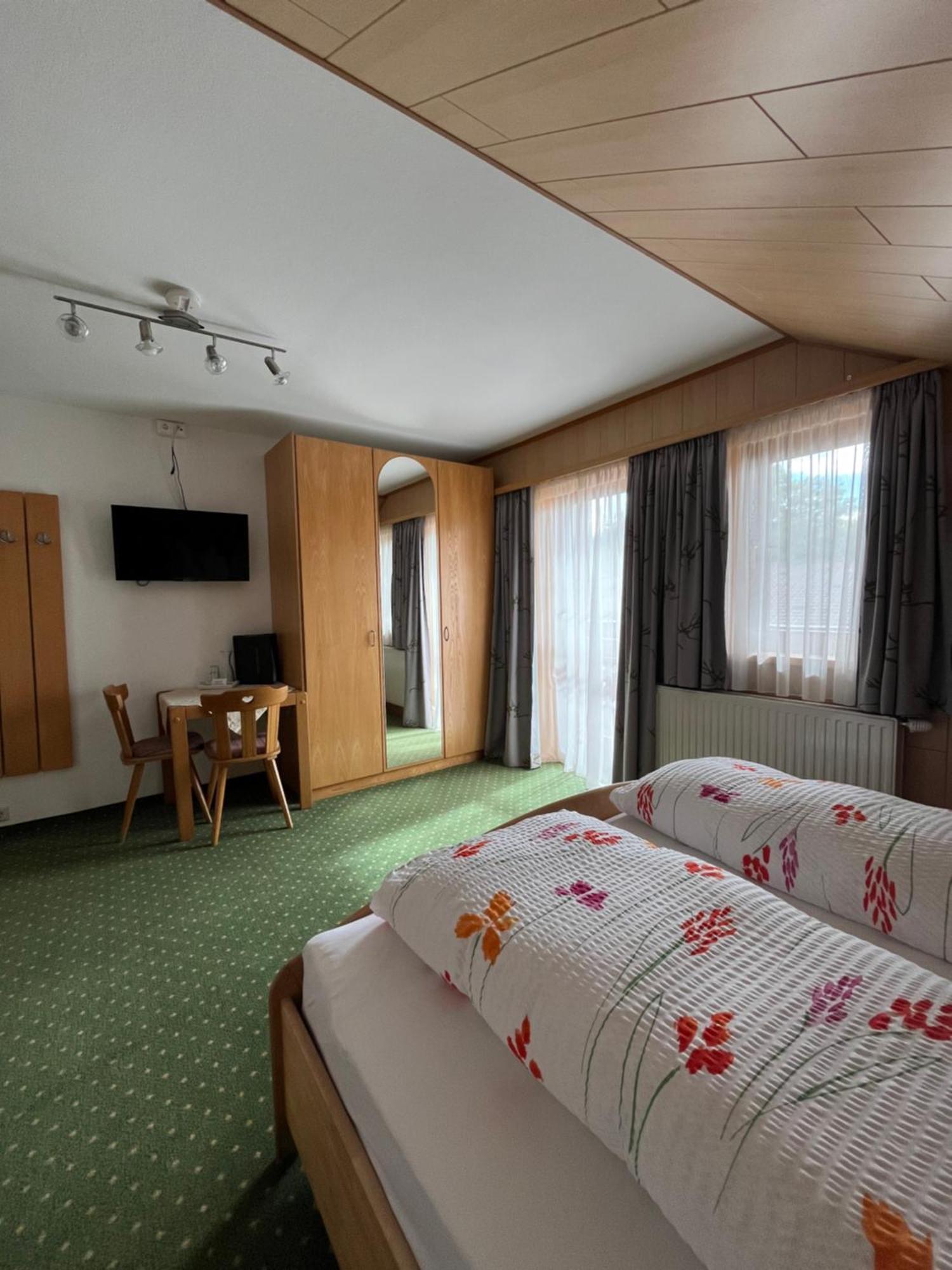 Pension Vorberghof- Bauernhofurlaub Ramsau am Dachstein Bagian luar foto